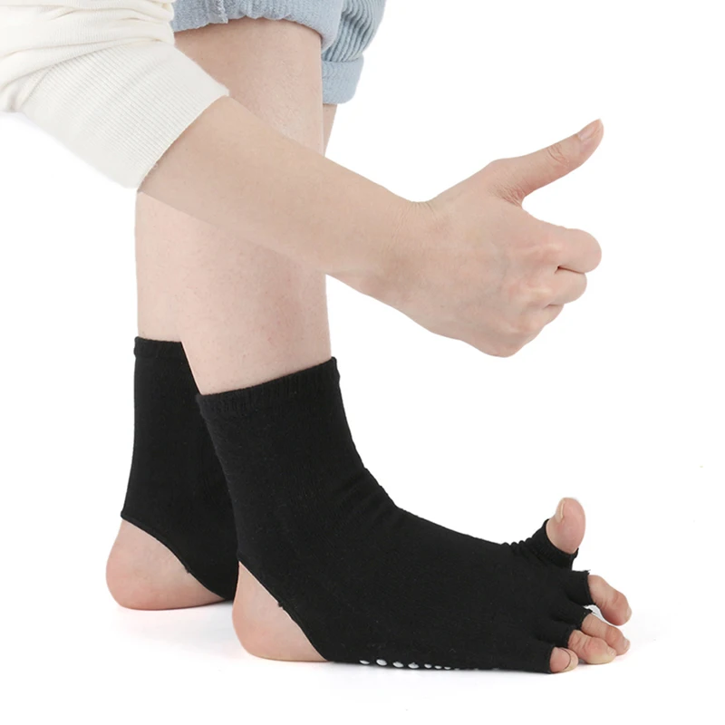 

Women Half 5 Toes Yoga Socks Cotton Anti Slip Dance Pilates Grip Sock For Woman Fitness Breathable Ballet Ladies Sports Gym Sock