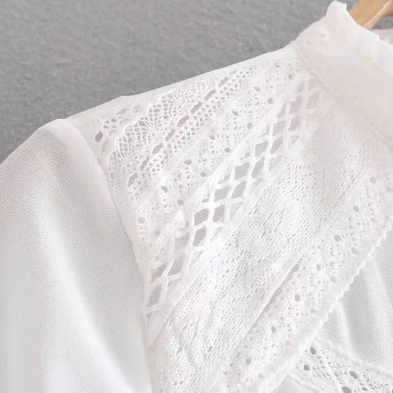النساء الدانتيل الأبيض البلوزات 2019 الصيف تي شيرتات قطن الجوف خارج الزهور التطريز قميص الصلبة الفتيات شيك البتلة كم قمم فام
