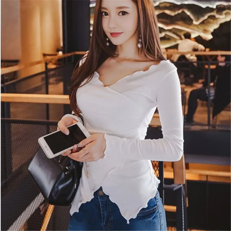 كشكش T قميص ملابس حريمي 2018 جديد Femininas تي شيرت برقبة مثلثة طويلة الأكمام التي شيرت تيز إمرأة قمم عارضة المحملة قميص فام