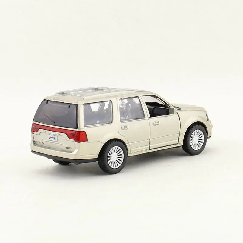 1:46 Масштаб/литая Игрушечная модель/Ford Lincoln Navigator SUV/супер спортивная машина/образовательная Коллекция/Вытяжка/подарок для детей