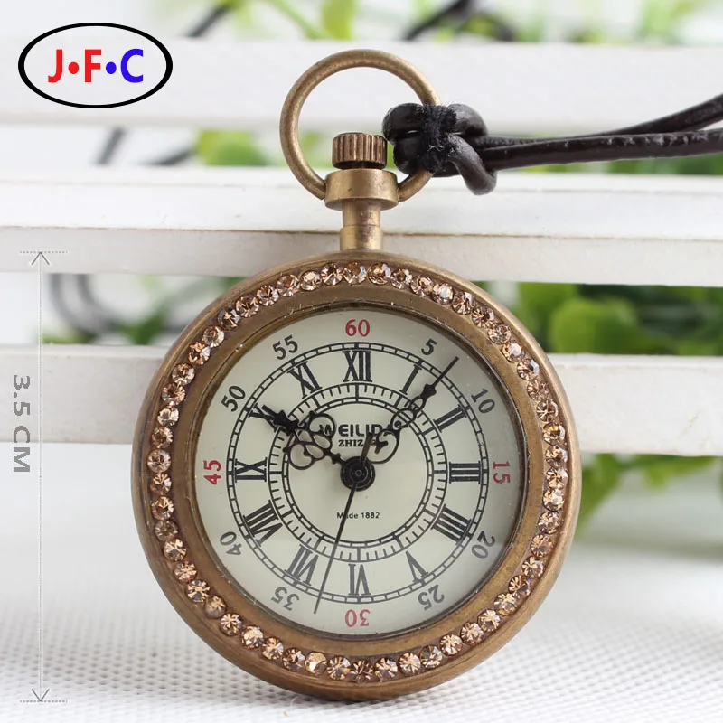 Смотреть механические часы студентов с Античная ретро медь diamond обратно через