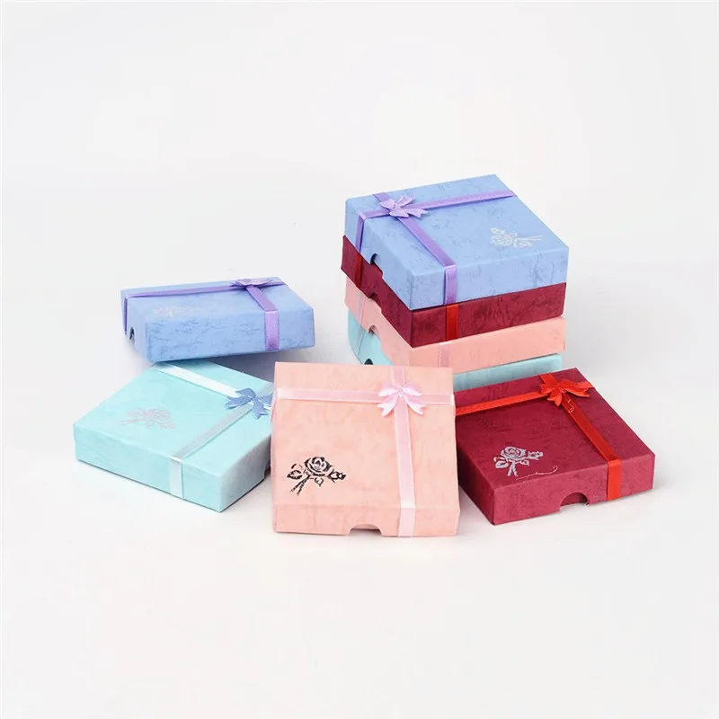 

6pcs 9x9x2cm Mixed-Color Square Cardboard Bracelet Boxes with Flower, Sponge and Fabric inside for Jewelry Display Gift Box