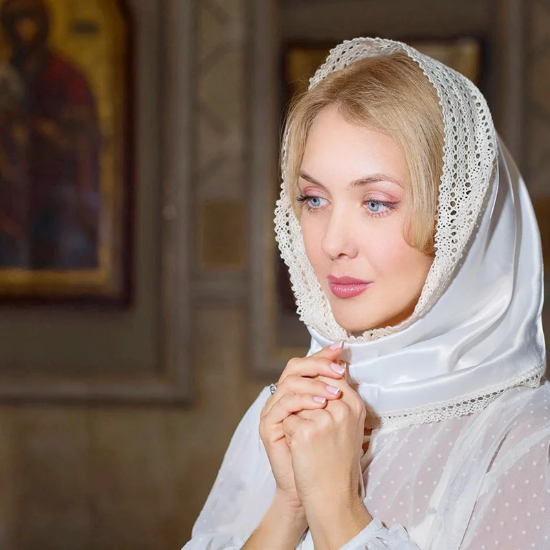 Couverture Small Size ring Embroidery scarf Catholic Church white Lace Satin Mantilla Chapel Infinity Veil with a sewn-in clip 4