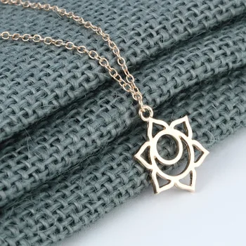

Chandler Hollow Out Zinc Alloy David Star Pendant Necklace Plated Long Chain Charm Torque Fashion Jewelry For Women Girls