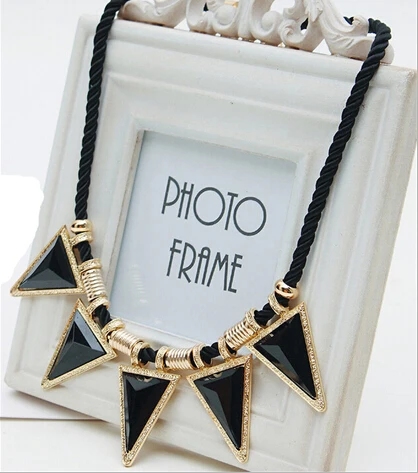 

Punk Style European Exaggerated Black Geometric Triangle Choker Bib Statement Necklace N2581