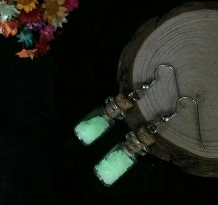 1 Пара светящихся в темноте сережек ручной работы с песком модные серьги виде