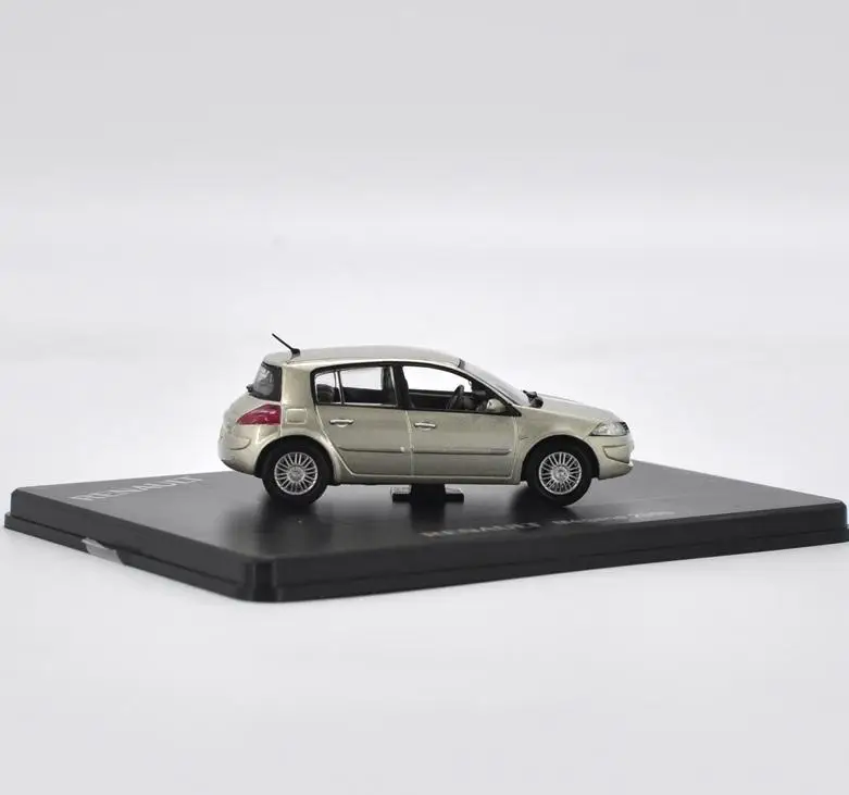 Модель автомобиля из сплава в масштабе 1:43 игрушечный автомобиль с высокой