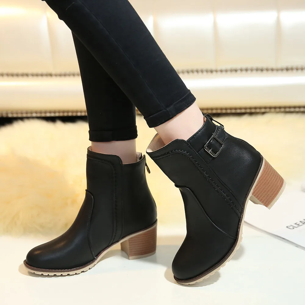

GOXPACER 2018 Autumn And Winter Fashion Women Boots Buckle Back Zipper Women Motorcycle Boots Leather Women Shoes Plus Size