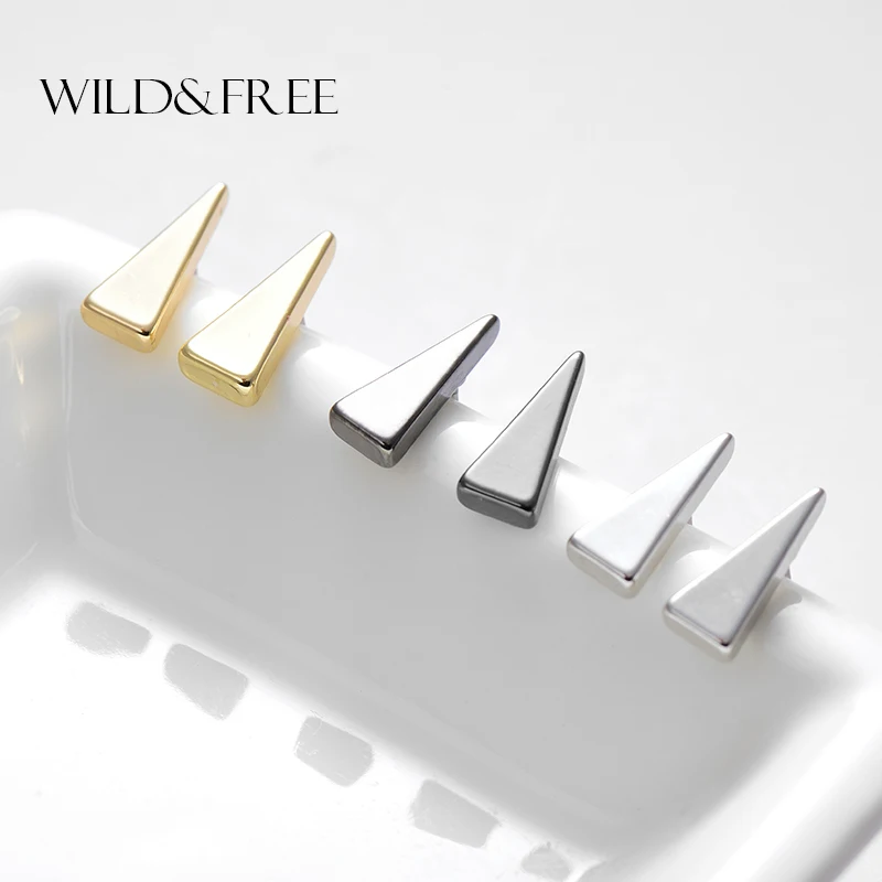 

Women Trendy 3 Colors Triangular Stud Earrings For Women Men Fashion Geometric Earrings Jewelry Brincos Female Unisex Party Gift