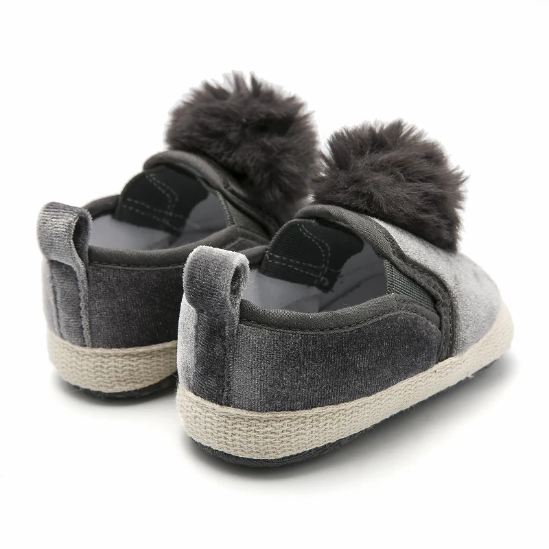 Newborn Baby Shoes Grey Pompon Infant Shoe Slip-on Pram Shoes Toddler Moccasins Baby Loafers Chaussure Fille Baby Schoenen 0-18M