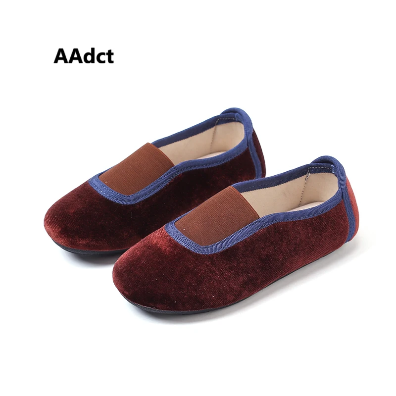 Goede AAdct 2018 Herfst Nieuwe Fluwelen Prinses Flats Baby schoenen Instappers meisjes Hoge kwaliteit Zachte kleine kinderen schoenen voor kinderen