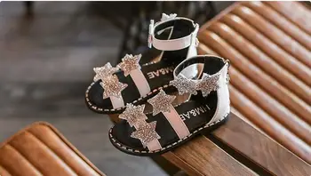 

2018 summer Korean version of the girls sandals diamond fashion wild Princess shoes beach shoes Rome shoes