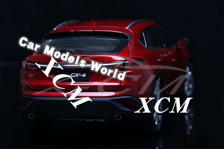 Литая под давлением модель автомобиля для CX-4 Ограниченная серия 1:18(красный)+ маленький подарок