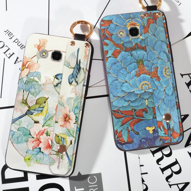 

Wrist Strap Flower Emboss Cases For Samsung Galaxy J7 Prime Luxury Silicone Cartoon Cloth Cover For Samsung Galaxy J5 Prime