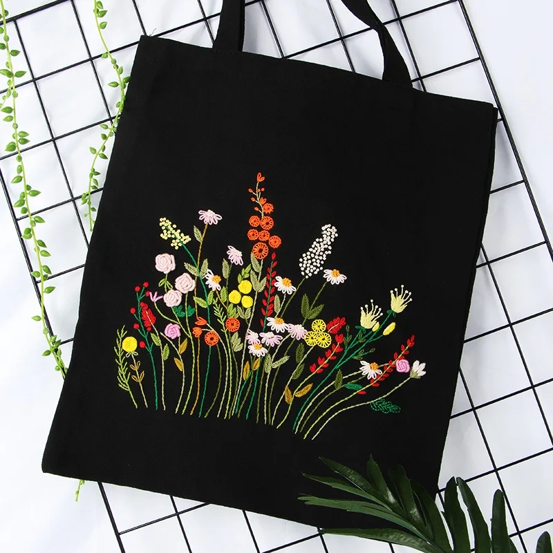 

Pure and Fresh Shouzhou Emoridery DIY Set of Shoulder Bag Creative Emoridery DIY Needlework of Black Canvas Handbag with Tambour
