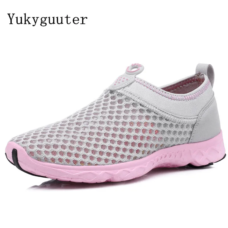 

Woman Aqua Shoes Ultra-light Quick-drying Beach Water River Walking 2019 Summer Women Flats Breathable Slip On Outdoor Hiking