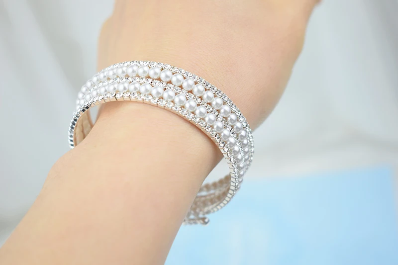 Многослойный широкий браслет с искусственным жемчугом, свадебный браслет с кристаллами, Женский растягивающийся браслет из золота/серебра, ювелирные изделия в подарок