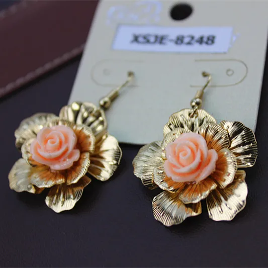 New 2016 affordable popular flower girl’s birthday party gifts wholesale gold-plated earrings gift free shipping