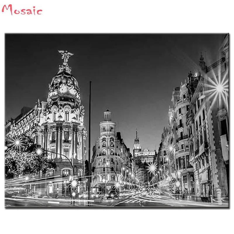 Pintura de diamantes 5d Diy "Ciudad de Madrid en blanco y negro a la noche en España, calle principal antigua", bordado de diamantes