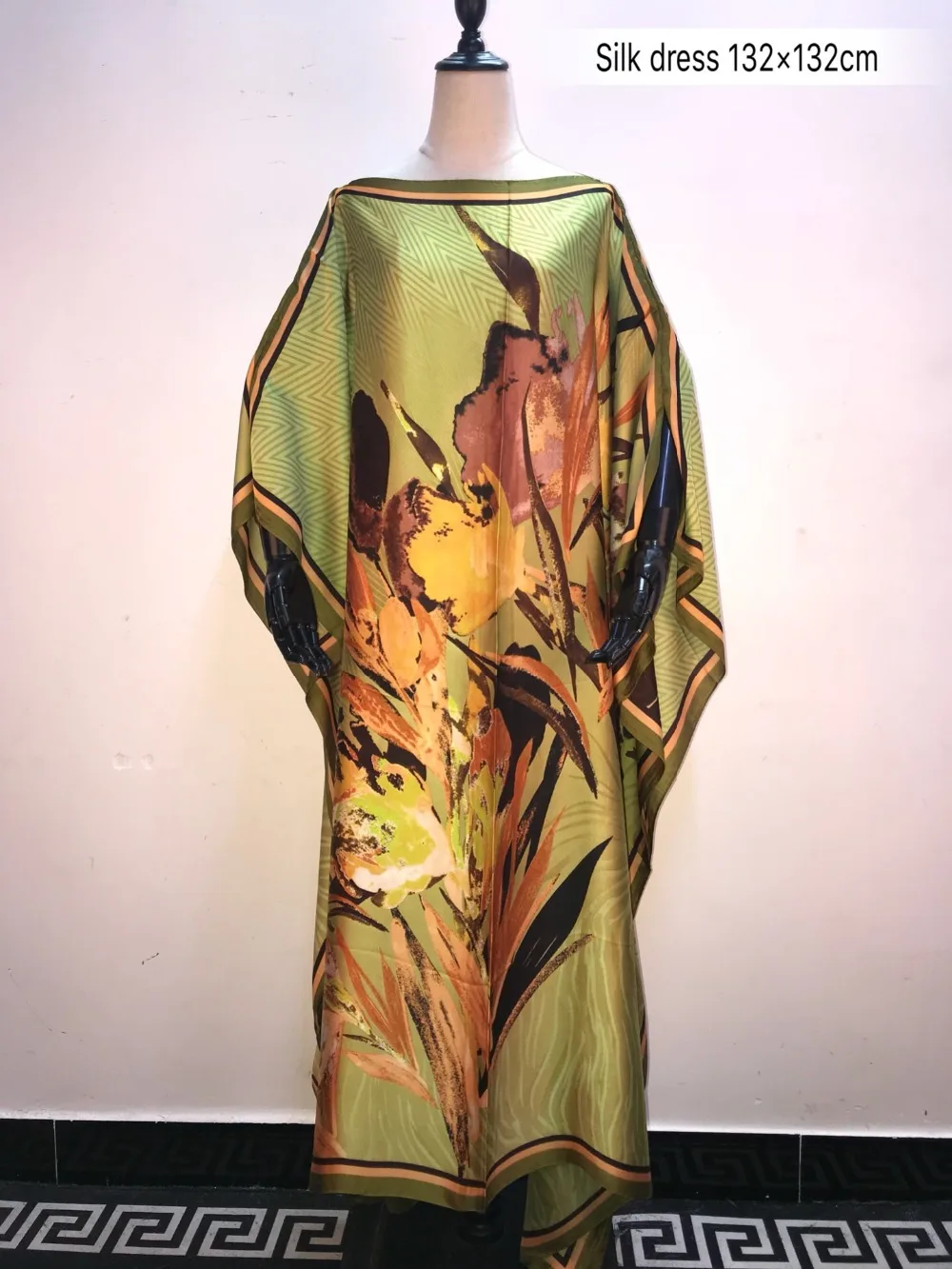 

New hot selling Amazing summer women silk dress 2019 holiday beach dress size 132cmx 132cm African dresses for women