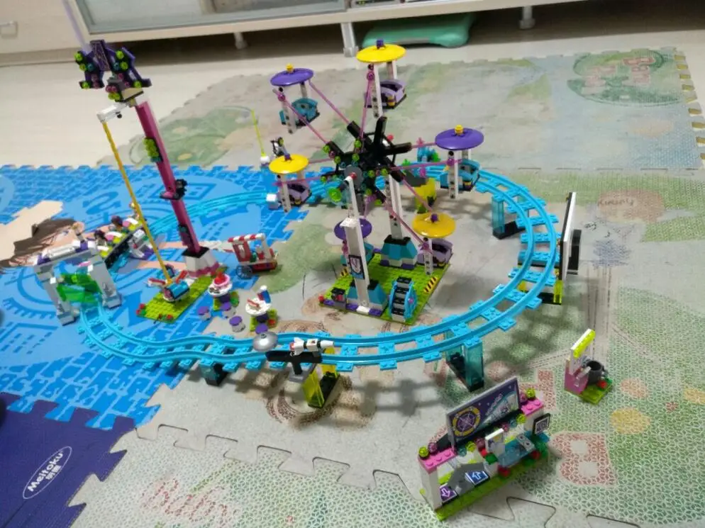 2016 font b Lepin b font 01008 Friends Series Ferris Wheel Playground Building Block 100 Compatible