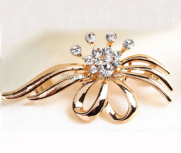 Free shipping!!!Rhinestone Brooch 2014 Fashion Zinc Alloy Flower rose gold color plated with rhinestone nickel | Украшения и