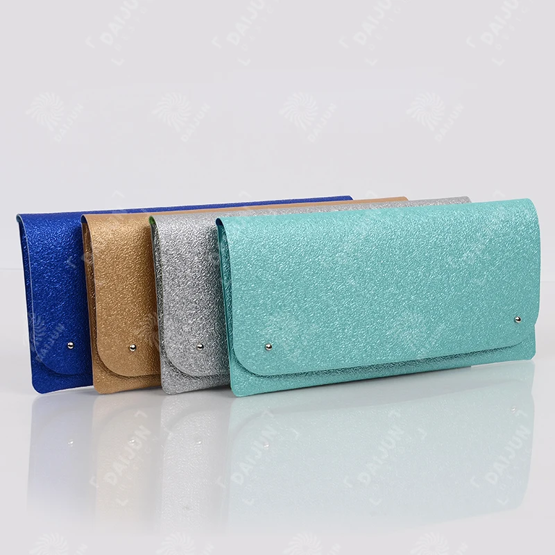 

Fashionable document pouch card wallet
