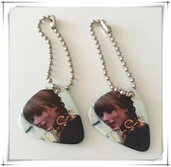 

Wholesale Music Accessories Gift Standard Guitar Picks Keychain, Custom Triangle Guitar Picks Keyring