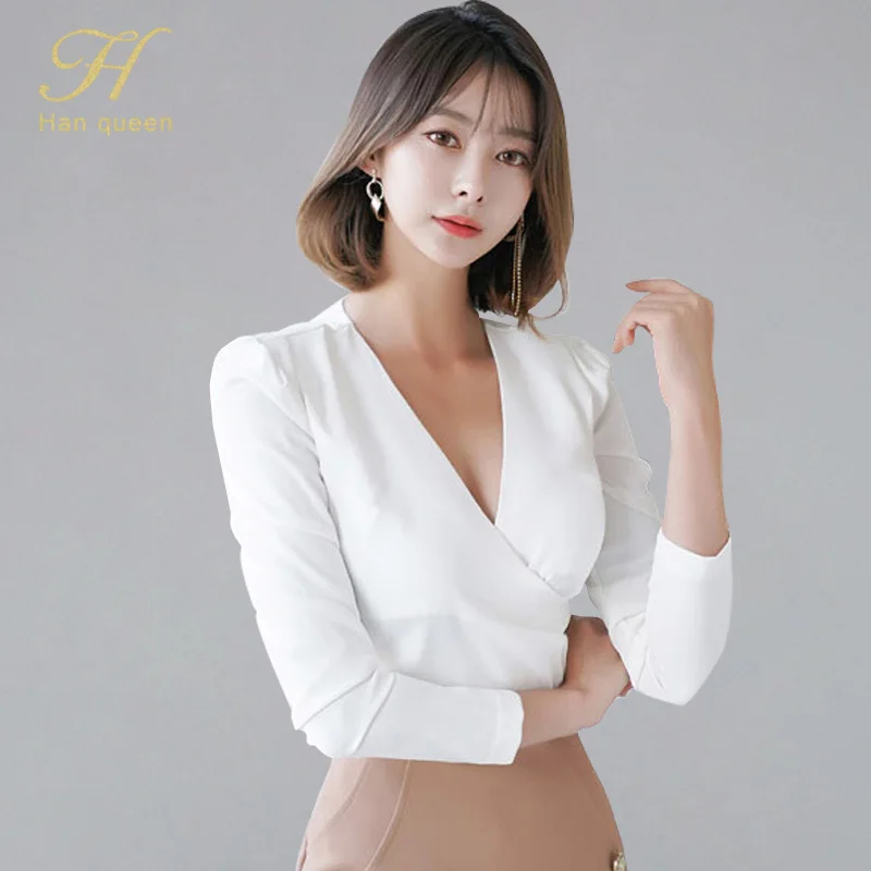 

H Han Queen White T-shirt Women 2019 Spring New Deep V-neck Tops Sexy Fashion Slim Fitted Bottoming Clothes Wear To Work OL Tops