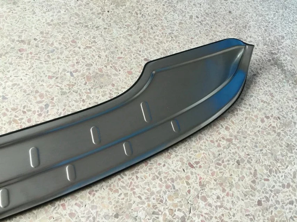 

MONTFORD Car Accessories Stainless Steel Inner Outer Rear Bumper Protector Cover Trims 2Pcs/set For Audi Q7 2016 2017 2018