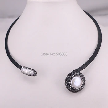 

3 Strands Zyunz Jewelry Rhinestone Paved Nature Pearl Choker Necklace Black Leather Collar Chocker Necklaces Women Party Jewelry