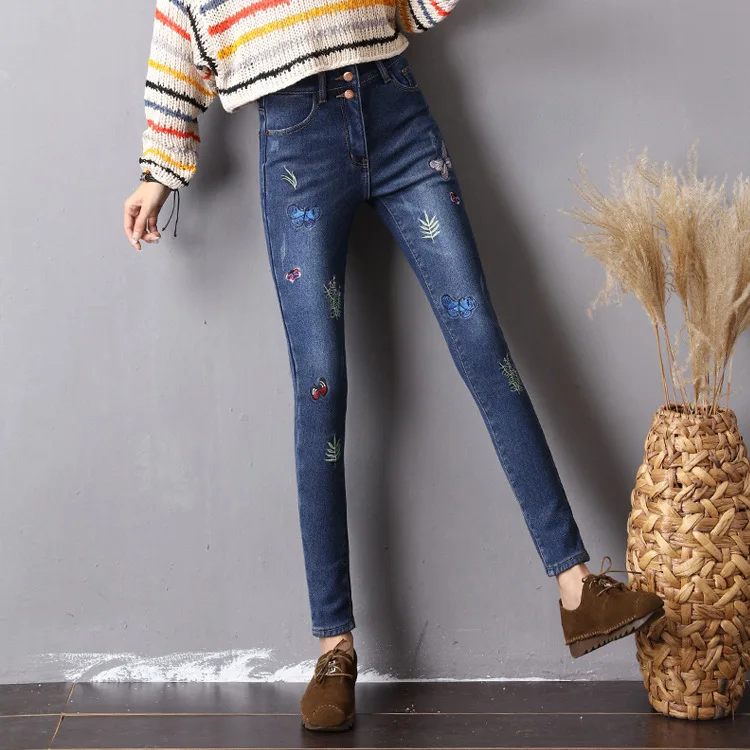 

2017 new spring butterflies embroidered jeans Korean slim pencil pants pants feet small fresh students