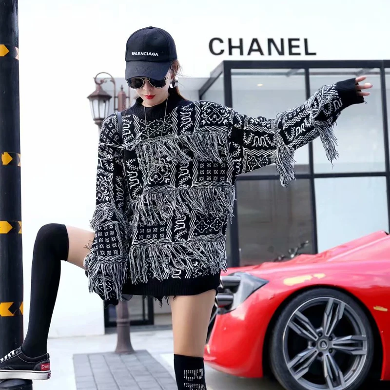 

Autumn new Thai street fashion court pattern dark flower loose round neck long sleeve casual long sweater coat female