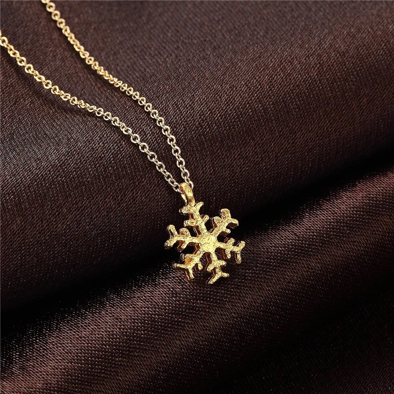 necklaces & pendants