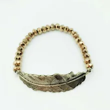 Contas de Vidro Cor de cobre Butterful Bracelet & Bangle Elastic Folha Pena do Metal Pulseiras Para Mulheres Handmade pulseira masculina