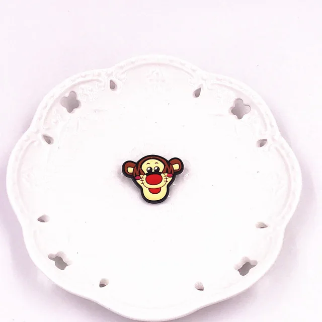 1PCS-Cute-Bear-Dog-Mickey-Minnie-Badges-Pin-Kawaii-Cartoon-Icon-Badges-Buttons-Pins-Badges-Bags.jpg_640x640 (7)