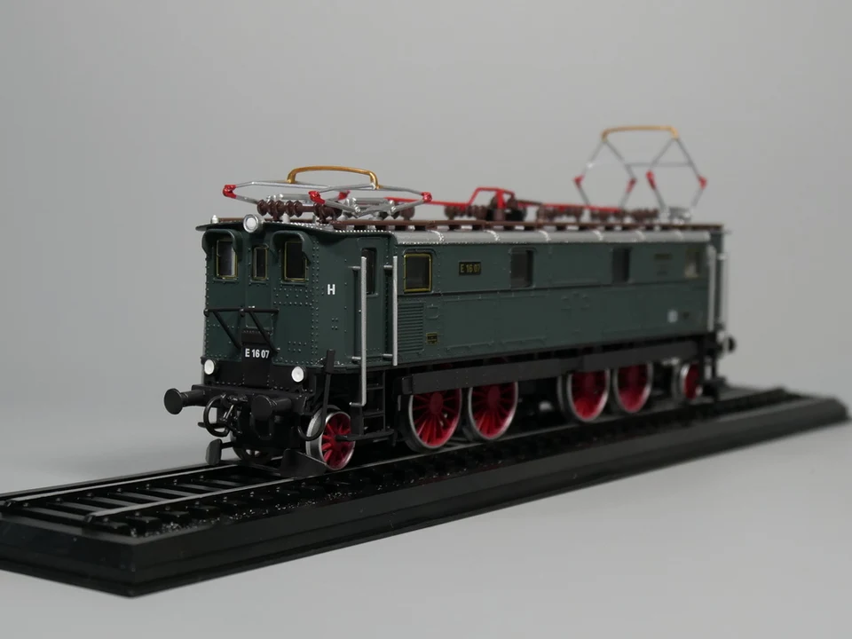 diecast model locomotives