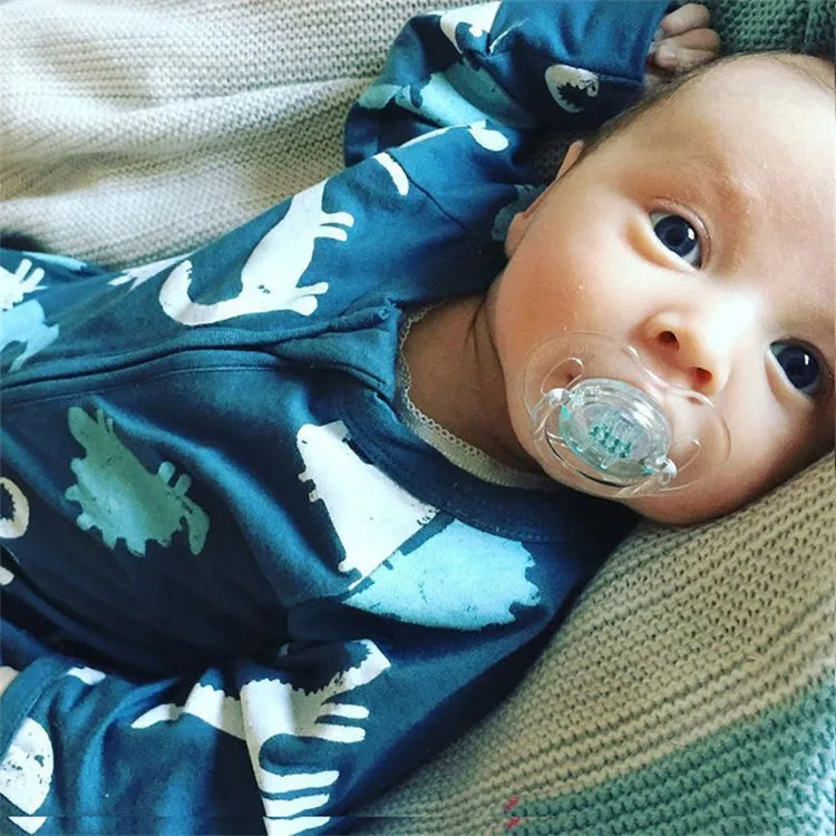 حكايات 2017 مولود جديد ملابس الأطفال الذكور طفل الربيع والخريف ديناصور بأكمام طويلة زيبر الرضع حتى رومبير الملابس حكايات 2017 مولود جديد ملابس الأطفال الذكور طفل الربيع والخريف ديناصور بأكمام طويلة زيبر الرضع حتى رومبير الملابس