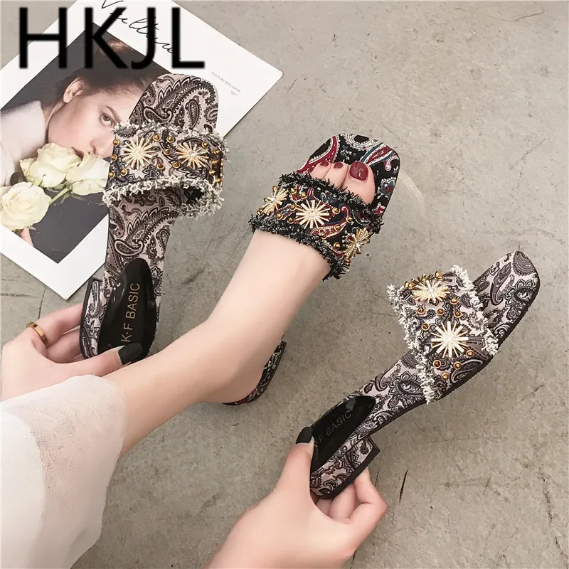 

HKJL Korean version round head soft bottom slippers 2019 new flat bottom fashion rhinestone rivet pearl decoration slippers A521