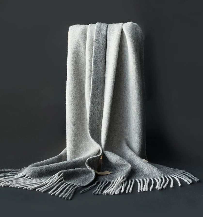 

Japanese style 100% pure wool muffler Autumn Winter Male Long high fashion Color Gradients Scarf Keeping warm neckerchief
