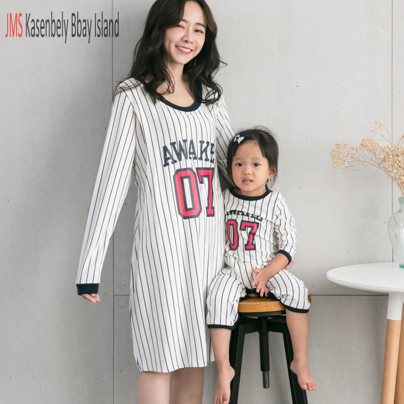 

JMS Kasenbely 2017 Long Sleeve Maternity Dresses Breastfeeding Mother & Kids Clothes Vertical Stripe Parent Matching Clothes