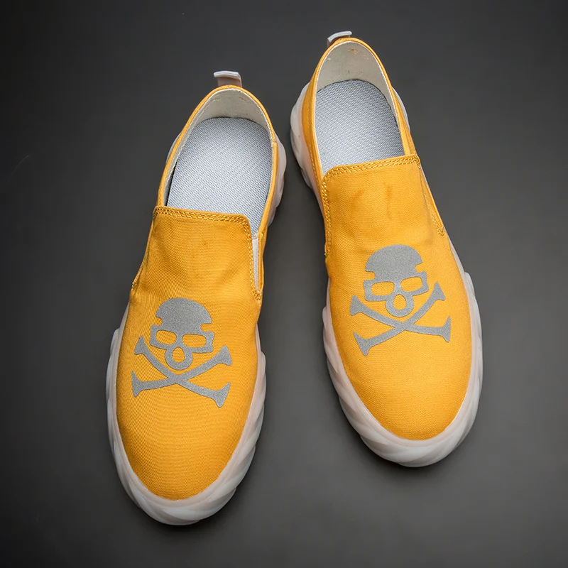 2019 Hot Men Casual Canvas Shoes Yellow Fashion Men Flats Shoes Anti Slip Canvas Mens Sneakers Original Youth Walking Shoes