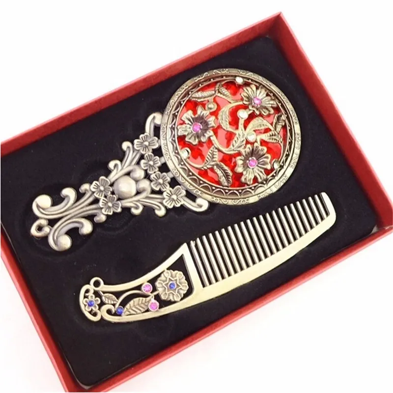 2Pcs/Set Retro Bronze Handheld Hollow Cosmetic Mirror Comb Set Feminine Hygiene Product for Health Care Supplies Random Color