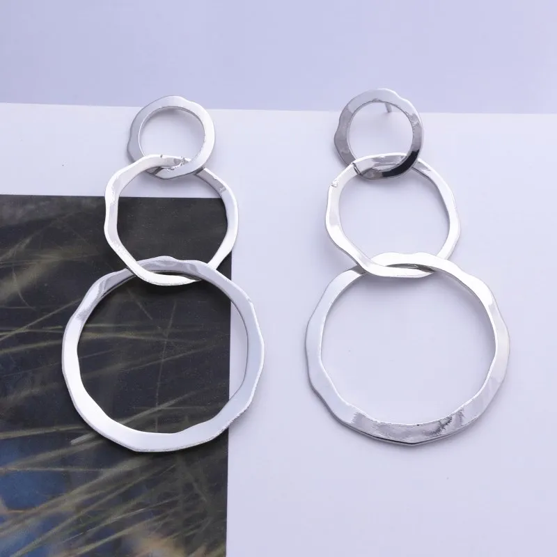 New Fashion Vintage Geometric Round Metal Earrings for Women Glossy Hollow 3 Cirlcles Statement Earrings Party Jewelry