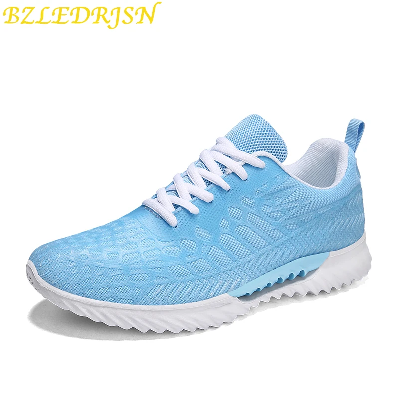 

2019 latest Sneakers Women Men Knit Upper Breathable Sport Shoes Woman mesh Shoes Medium cut Running Shoes For Men Women