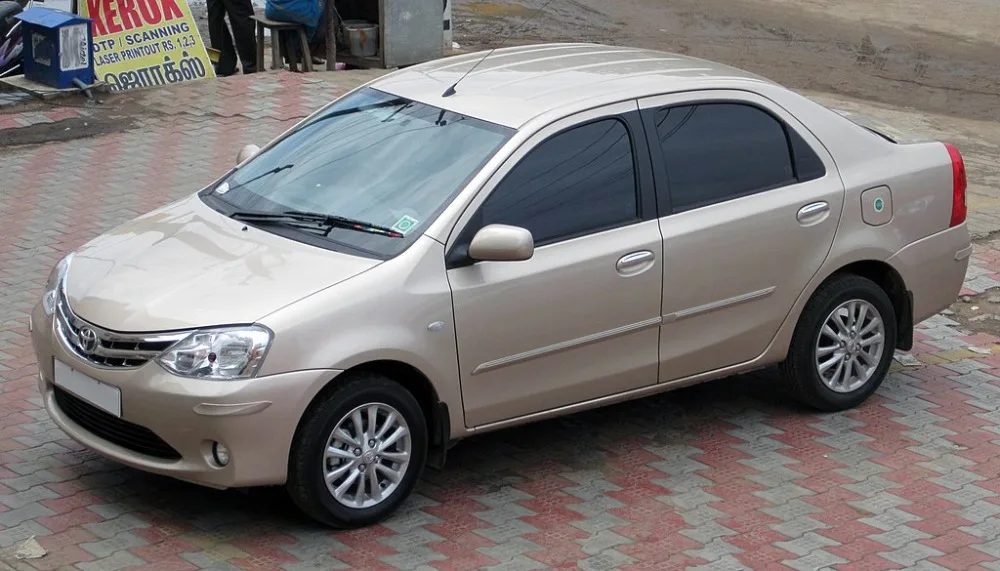 1024px-Toyota_Etios_top_left_front