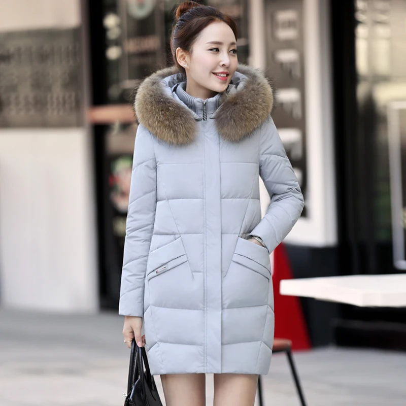 Пуховик женский зимний средней длины с капюшоном и мехом енота|outwear women|outwear
