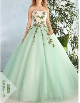 

100%real daisy flower embroidery Medieval Renaissance gown Sissi princess dress Victorian /Marie/ Belle Ball cosplay dress
