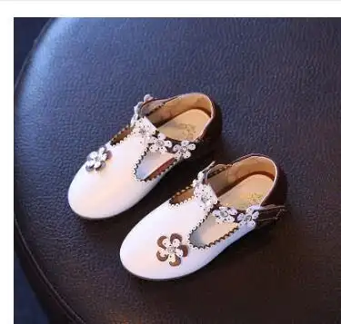 kids designer flip flops