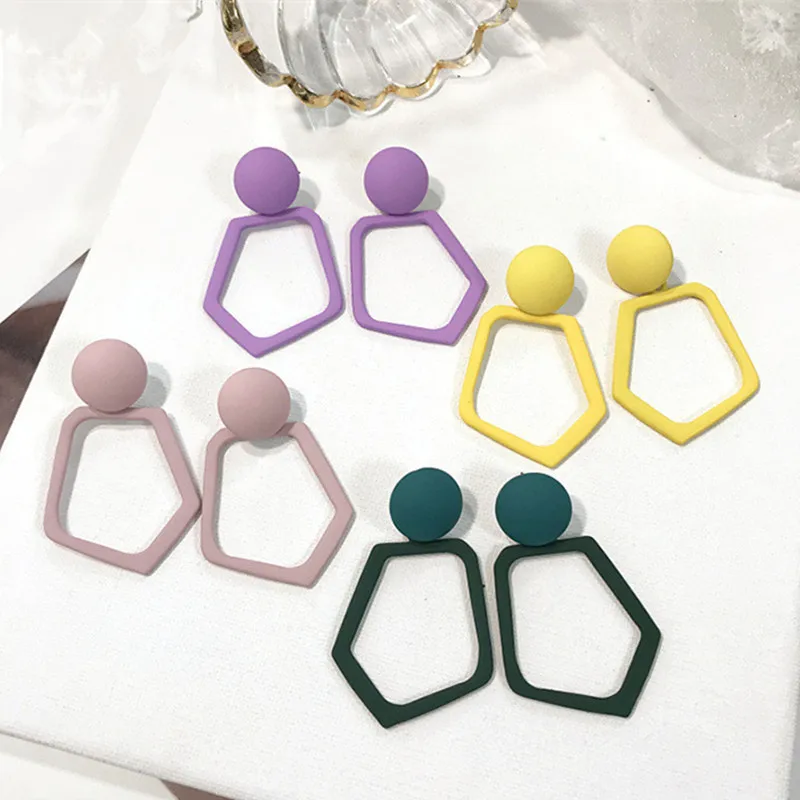 

New Earrings Female Temperament Long Pendant Earrings Joker Character Geometry Sweet Red Net Fashion earrings Jewelry